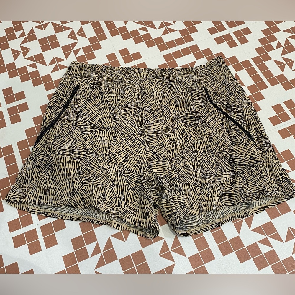 Three dots Shorts